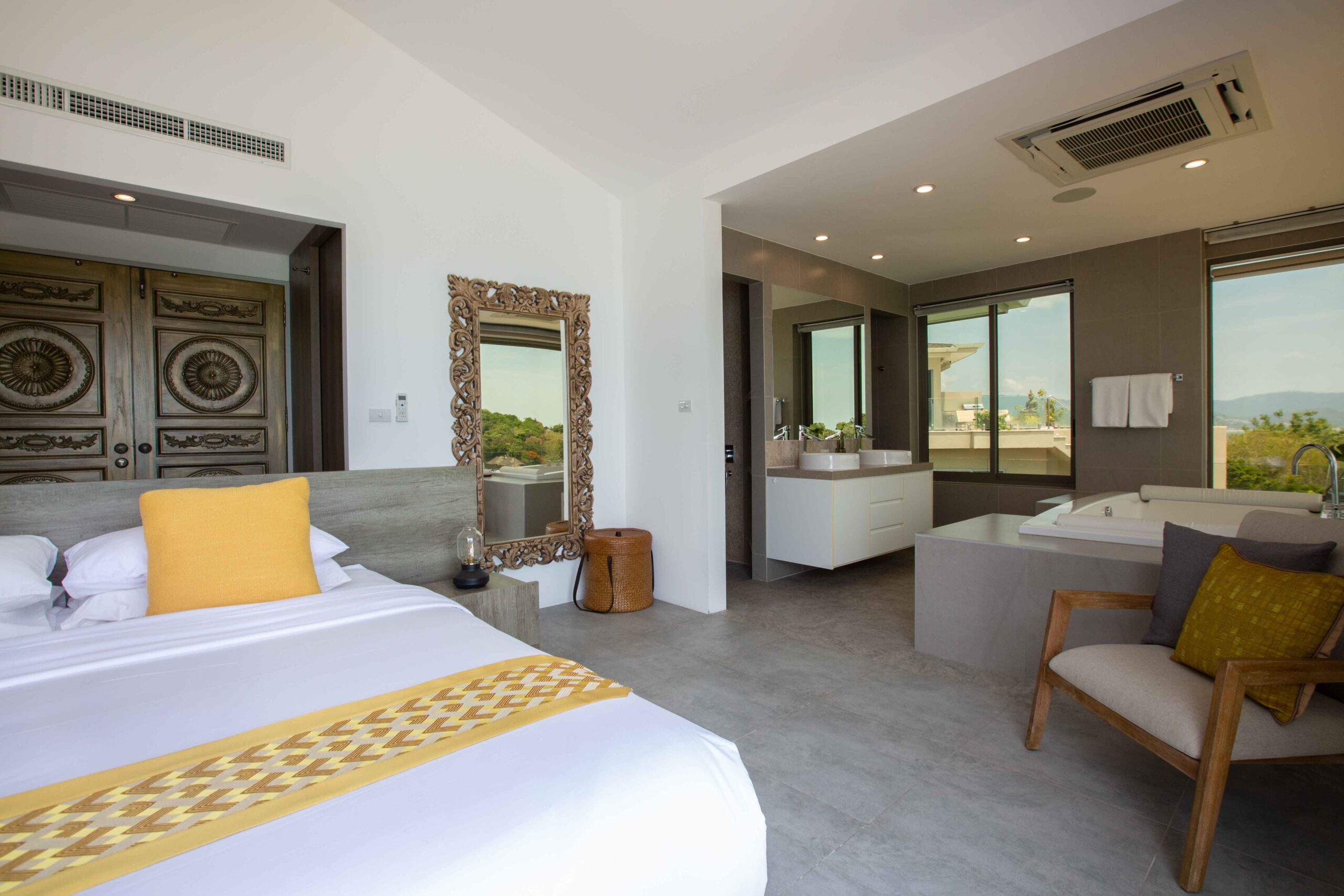 Master bedroom and ensuite jacuzzi at Lemon Twist House, Koh Samui